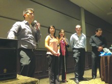 Equipo de Dialogo en la Oscuridad Monterrey haciendo el cierre del evento